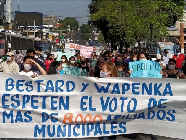 Funcionarios municipales se manifestaron contra resolución del TSJE