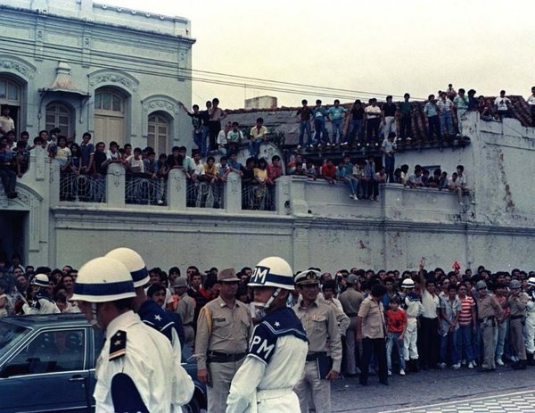 Aprueban instituir el 3 de febrero como Día Nacional de la Democracia