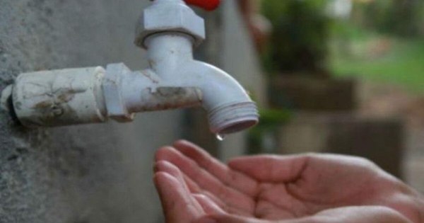 La Nación / Corte de agua afectó a 30 mil usuarios