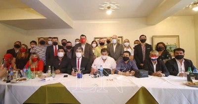 La Nación / Dirigentes de Central y capital reiteran apoyo a sesión de convención