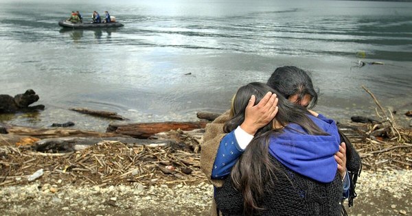 La Nación / Cerca de 100 muertos en dos naufragios en un solo día frente a costas de Libia