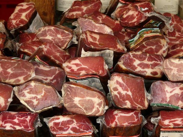 Wuhan detecta Covid-19 en envases de carne congelada importada de Brasil