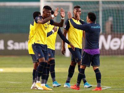 Ecuador vuelve a entrenarse para recibir a Colombia
