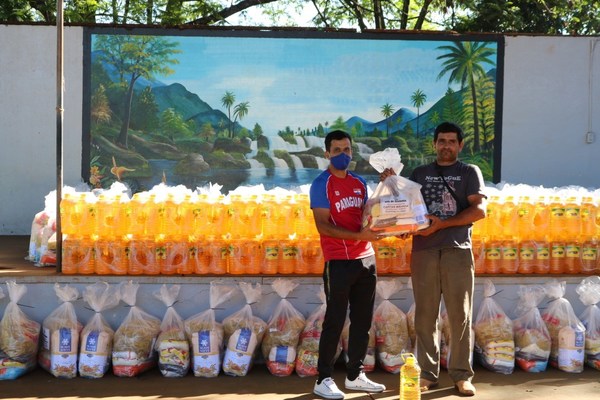 MUNICIPALIDAD DE CAP. MIRANDA CUMPLIÓ CON ENTREGA DE VÍVERES