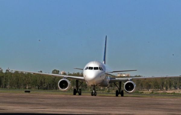 Vuelos comerciales con Argentina se reactivan y Dinac espera mayor demanda de pasajeros