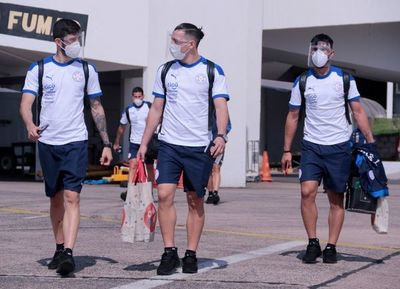 La Albirroja está en casa - Fútbol - ABC Color