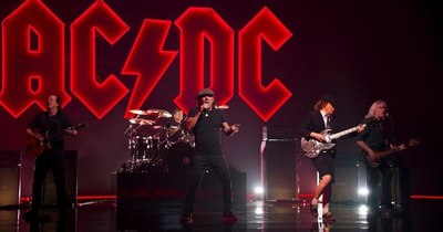 La Nación / AC/DC sigue en pie