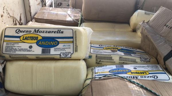 “Aguaron” contrabando de un cargamento de quesos en Nanawa - Nacionales - ABC Color