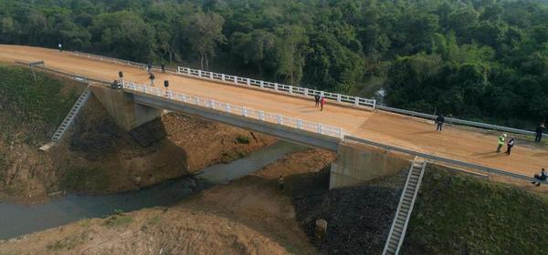 Construirán puentes de hormigón en varios tramos del departamento de Caazapá - Noticiero Paraguay