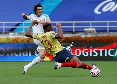 Golpe de autoridad de Uruguay que goleó de visitante a Colombia