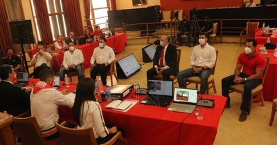 La Nación / Se instaló la convención colorada y tras cuarto intermedio prosigue la reunión