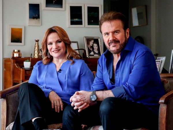 Pimpinela canta al año en que "se detuvo el tiempo" en su primer show virtual