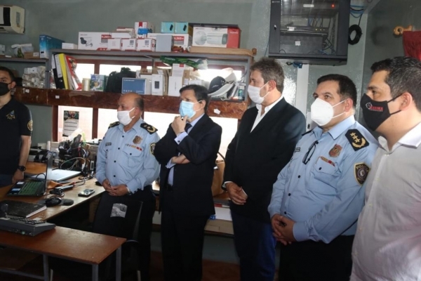 Euclides Acevedo visitó instalaciones de Iteligencia Policial en Naranjal