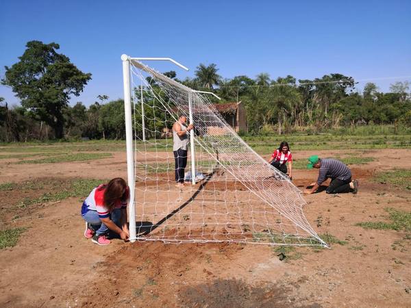 HABILITAN CANCHAS DE FÚTBOL Y VOLEY EN SALITRE CUÉ