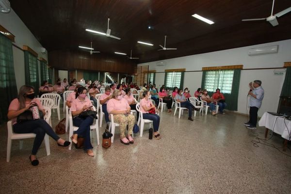Capacitan a mujeres en el área financiera - Nacionales - ABC Color