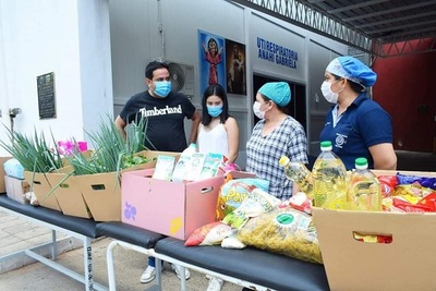 En lugar de regalos por sus 15, jovencita pidió víveres para donar al hospital de Villa Elisa - Megacadena — Últimas Noticias de Paraguay