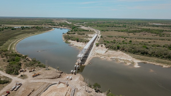 Con el montaje de vigas avanza el puente más largo de Ñeembucú | .::Agencia IP::.