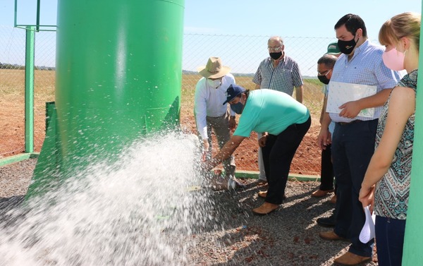 Gobierno lleva servicio de agua potable a zonas rurales de Itapúa | .::Agencia IP::.