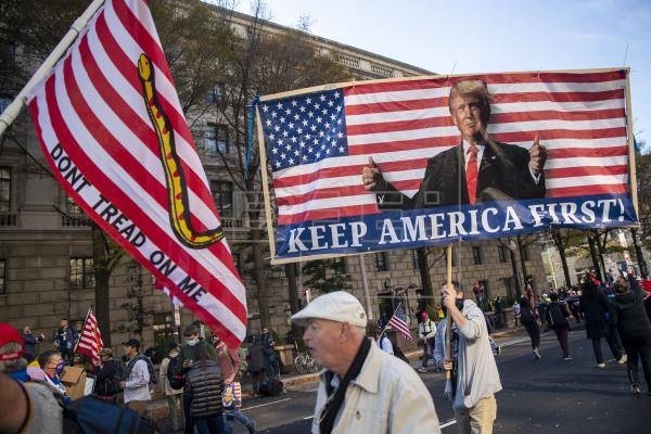 HOY / Miles de seguidores de Trump claman en Washington contra el resultado electoral