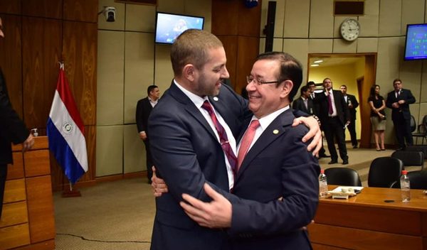 Cuevas alista terreno en Paraguarí y anuncia su vuelta al Congreso