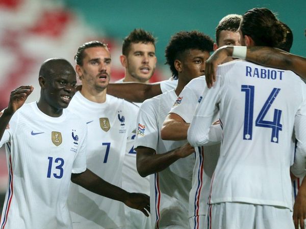 Kanté manda a Francia a la fase final