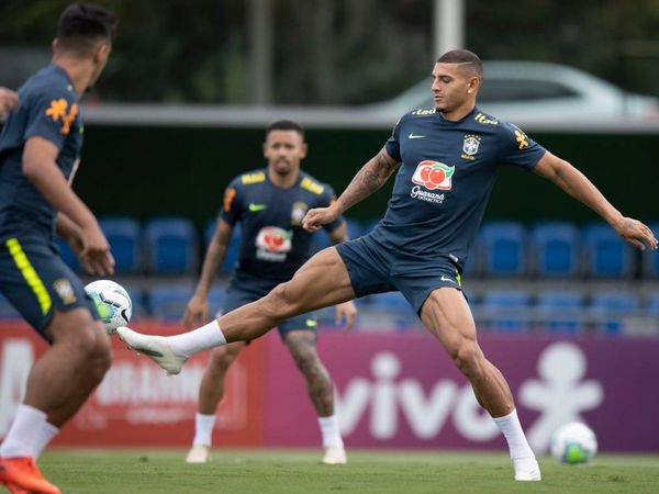 Brasil se entrena suave y ya piensa en Uruguay