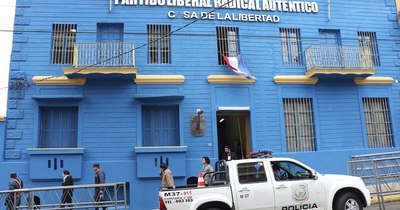 La Nación / Convención liberal pende de un hilo por error tipográfico en papeletas