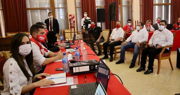 La Nación / La ANR modifica estatuto y prorroga mandato de autoridades partidarias