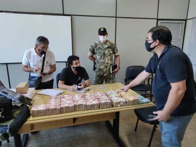 Brasileño detenido con 340.000 reales fue imputado por lavado de dinero