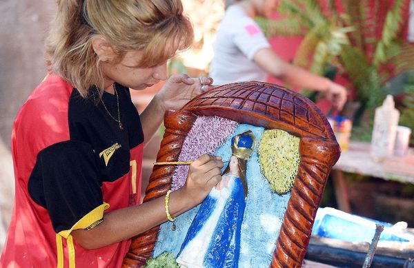 En esta pandemia aumentó la fe y también la venta de imágenes sacras - Nacionales - ABC Color