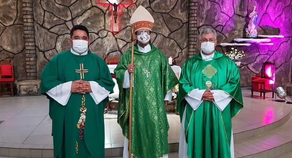 Presentan ante feligreses a nuevo párroco en San Juan Bautista - Nacionales - ABC Color