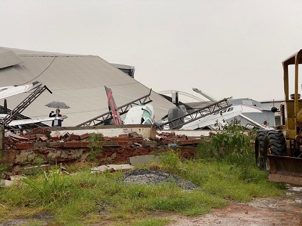 Reportan destrozos en hangar privado en Luque