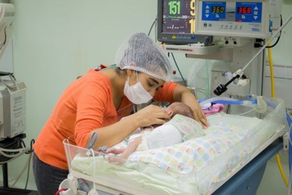Hospital Los Ángeles registró más de mil nacimientos durante la pandemia - ABC en el Este - ABC Color