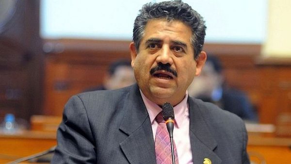 Manuel Merino presenta su renuncia a la presidencia de la República