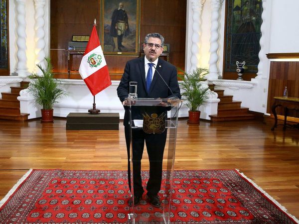 Manuel Merino anuncia su dimisión "irrevocable" a la presidencia de Perú