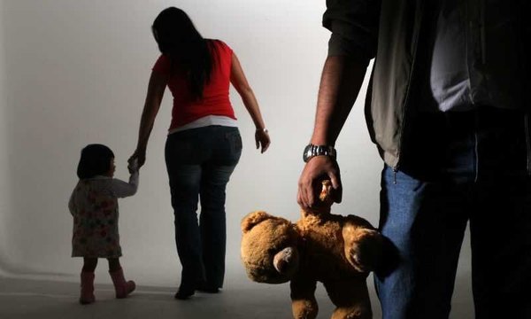 Crónica / Mamás piden test de Covid para que papás vean a sus hijos