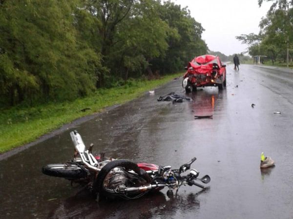 Accidente de tránsito dejó 2 fallecidos en Arroyito
