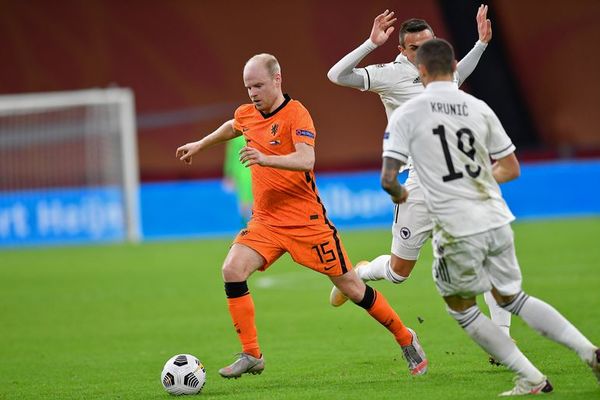 Holanda mantiene opciones de jugar la ‘Final 4’ - Fútbol - ABC Color