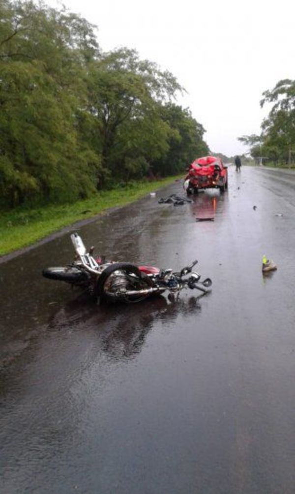 Accidente en Arroyito deja dos fallecidos | Noticias Paraguay