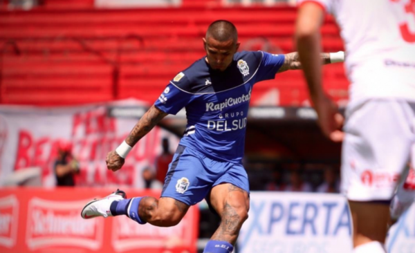 HOY / Ayala marca pero no alcanza y su equipo pierde
