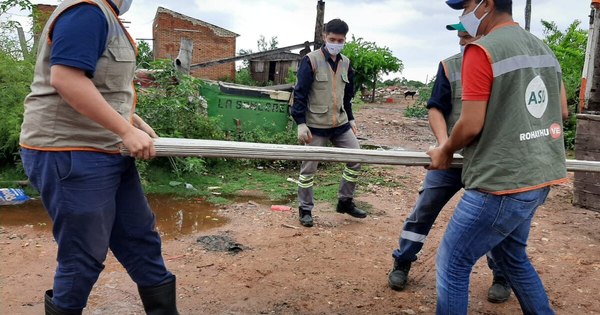 La Nación / Temporal dañó techos de más de 300 viviendas de los bañados Norte y Sur en Asunción