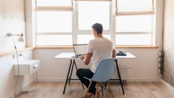 Industria publicitaria sigue trabajando desde casa, pero ¿cómo vence al estrés creativo?