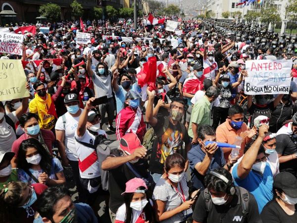 Merino,  presidente de Perú, renuncia tras las protestas