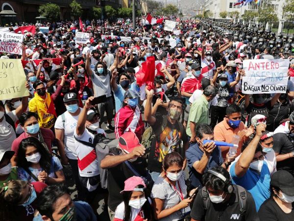 Merino, presidente de Perú, renuncia tras las protestas