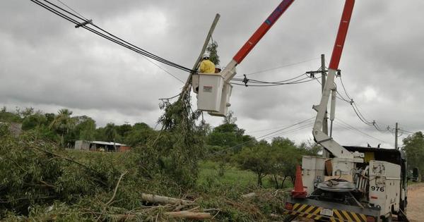 Miles de personas permanecen a oscuras desde el sábado