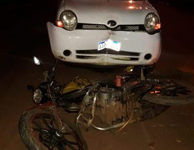 Mototaxista en estado de ebriedad choca contra automóvil