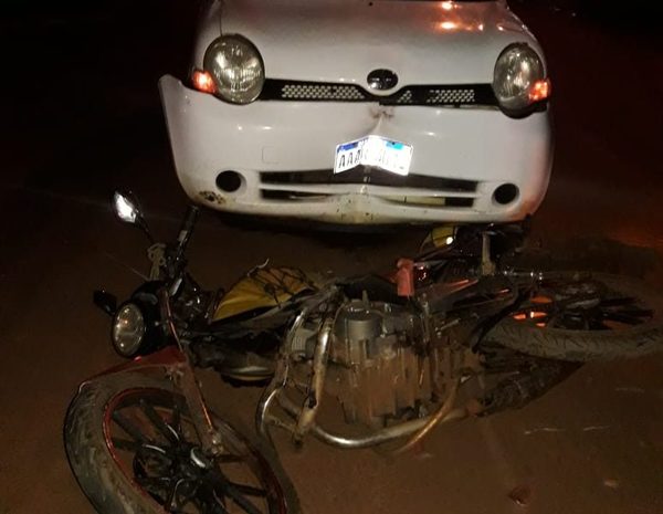 Mototaxista en estado de ebriedad choca contra automóvil