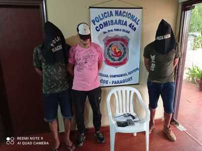 Tres detenidos por venta ilegal de arma de fuego