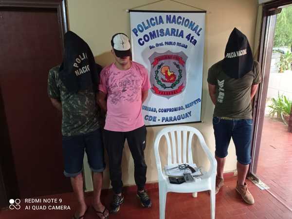 Tres detenidos por venta ilegal de arma de fuego