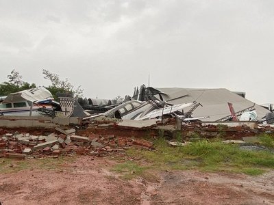 Pérdidas de US$ 3.000.000 "como mínimo" por aviones destruidos durante temporal - ADN Paraguayo